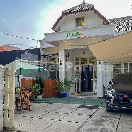 D Palma Near Lokananta Manahan Mitra Reddoorz Solo Buitenkant foto