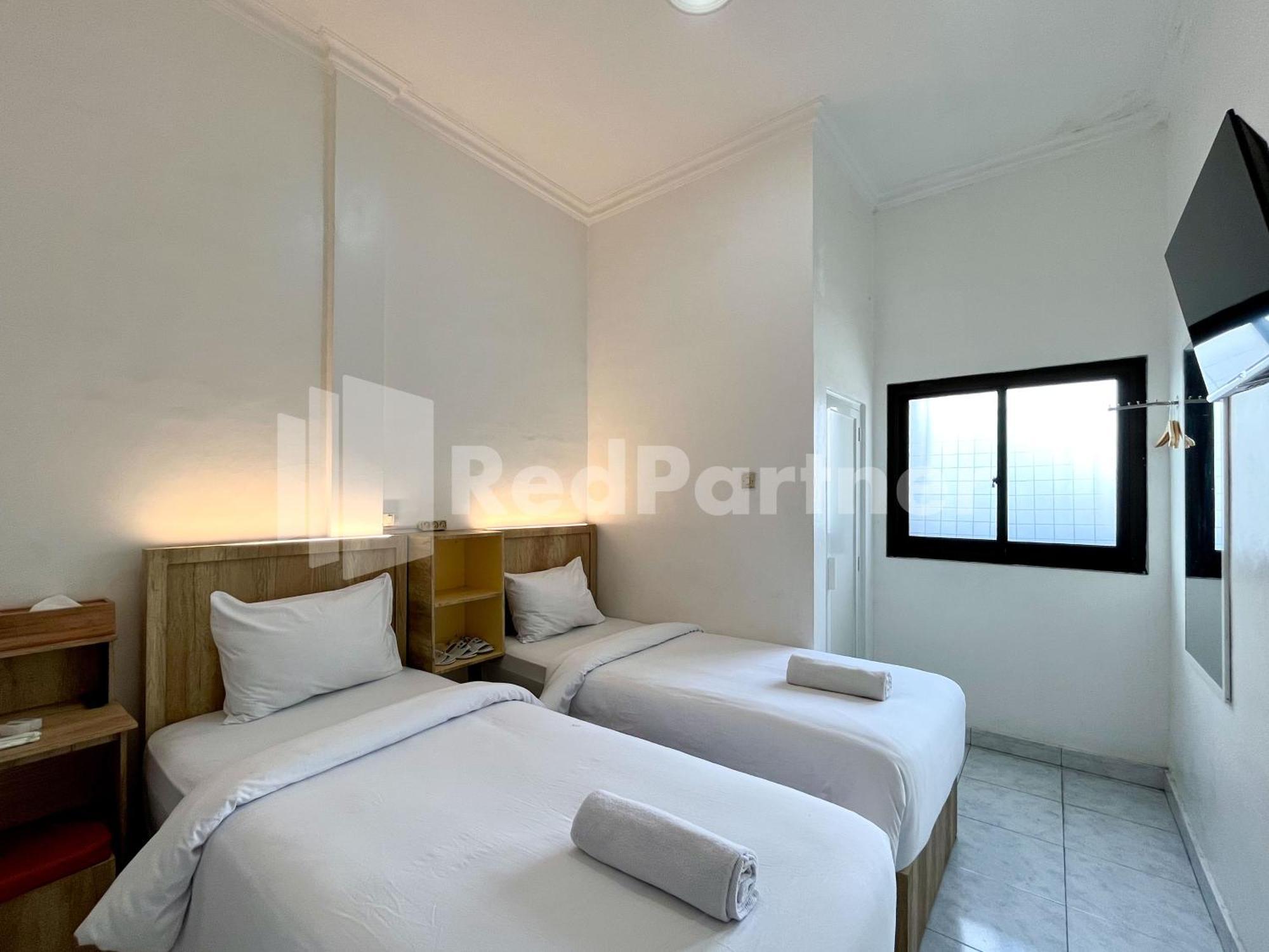 D Palma Near Lokananta Manahan Mitra Reddoorz Solo Buitenkant foto